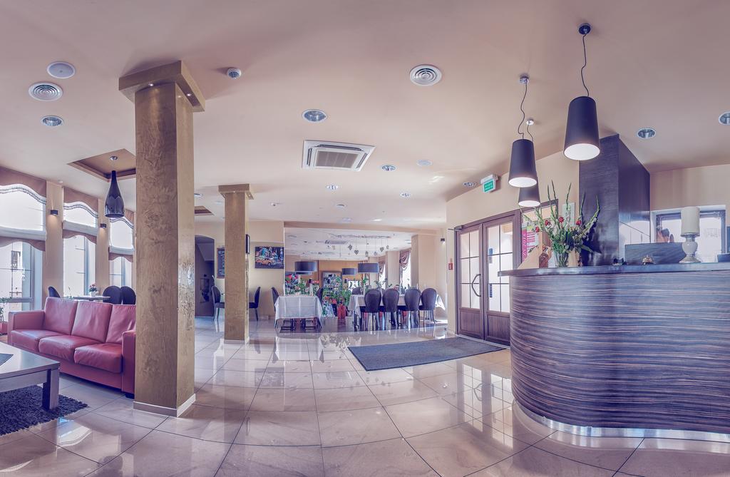 Hotel Niemcza Wino & Spa Dış mekan fotoğraf