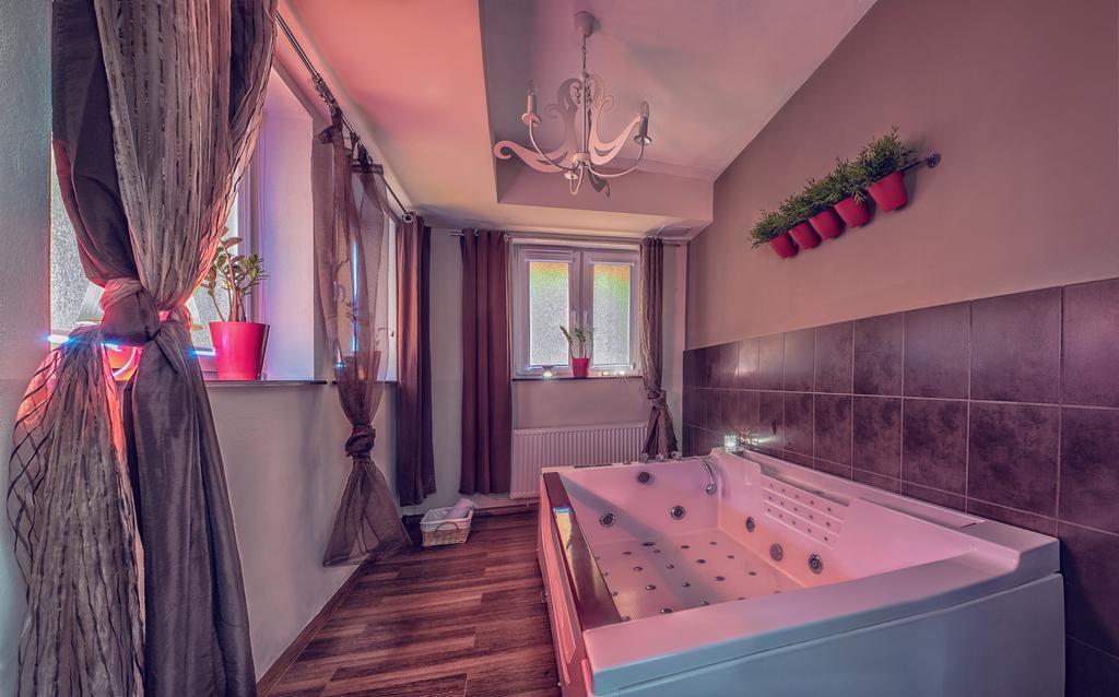 Hotel Niemcza Wino & Spa Dış mekan fotoğraf